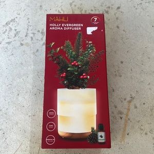 Mahli Ultrasonic Aroma Diffuser- Oil Included Auto Shut Off Feature NEW